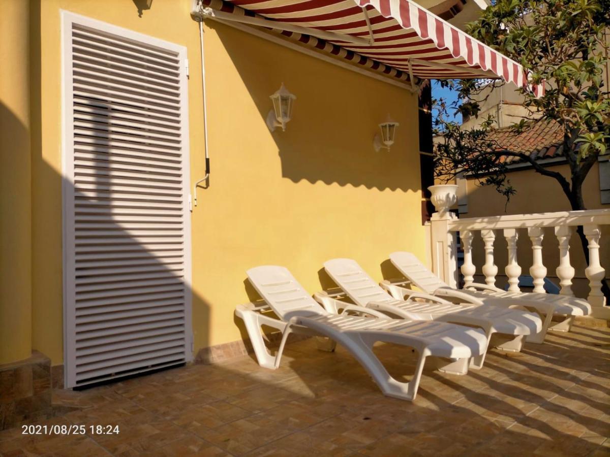 Casa Flores Del Mediterraneo バダロナ エクステリア 写真